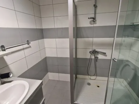 Izdavanje, jednosoban stan, 50m², City Kvart, Podgorica - image 5