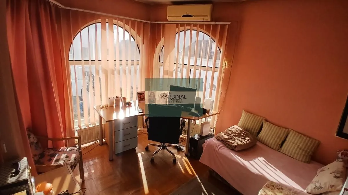 Prodaja, kuća, 334m², Vašarište, Kragujevac