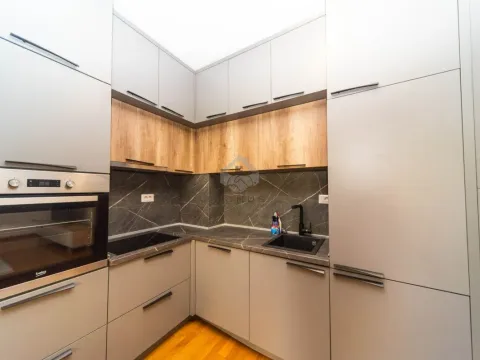 Izdavanje, dvosoban stan, 70m², Centar, Podgorica - image 5