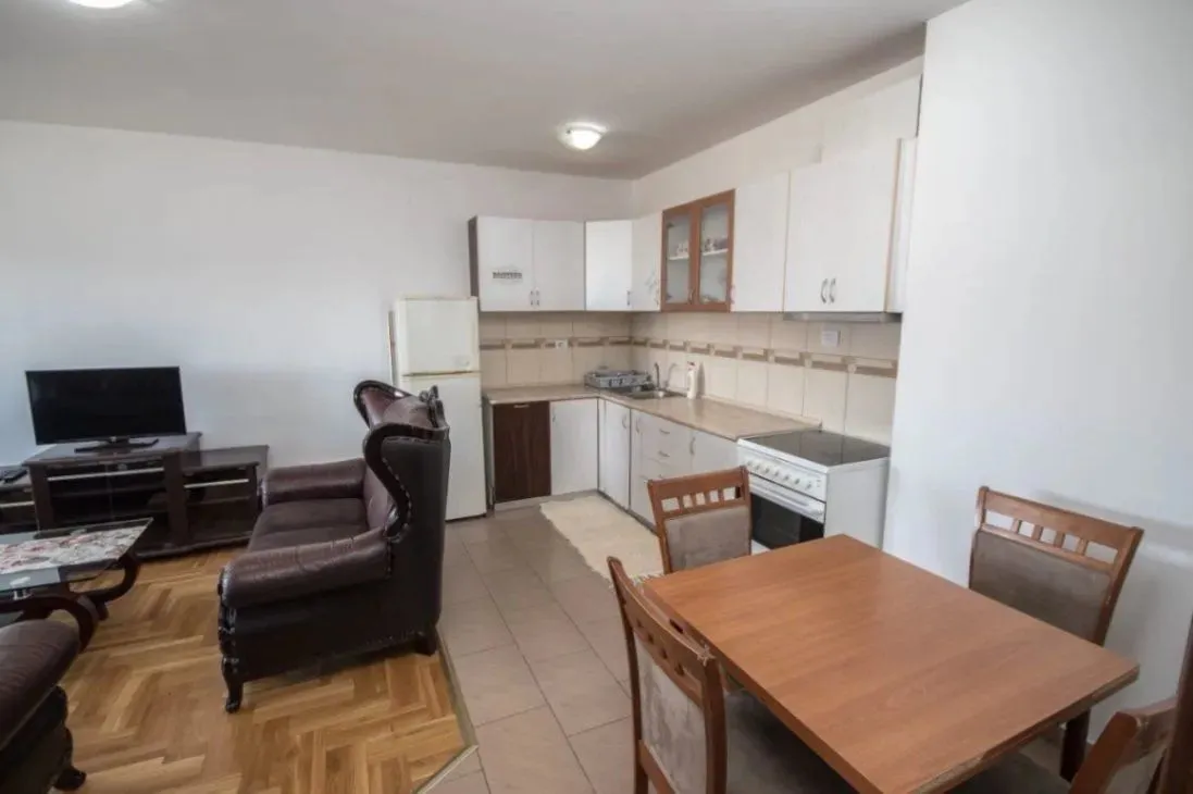 Rent, two bedroom apartment, 600m², Podgorica, Crna Gora