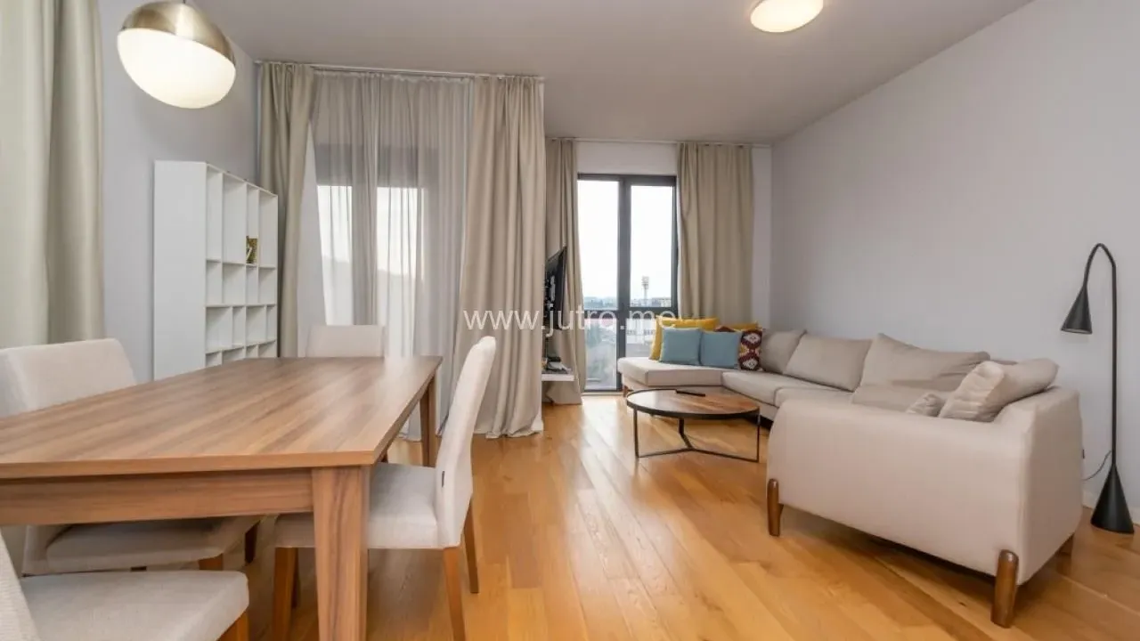 Izdavanje, dvosoban stan, 75m², Podgorica, Crna Gora