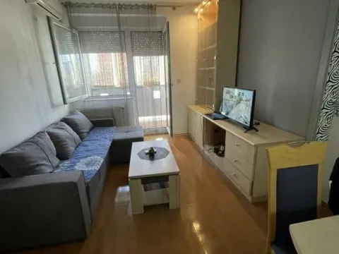 Izdavanje, jednosoban stan, 38m², Grbavica, Novi Sad Sve Podlokacije - image 2