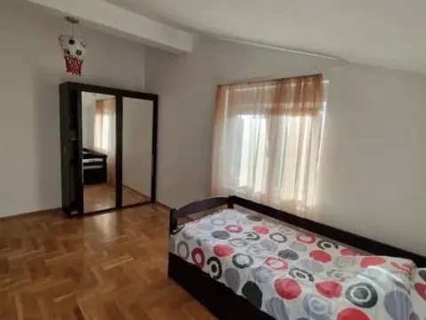 Izdavanje, dvosoban stan, 115m², Tološi, Podgorica - image 6