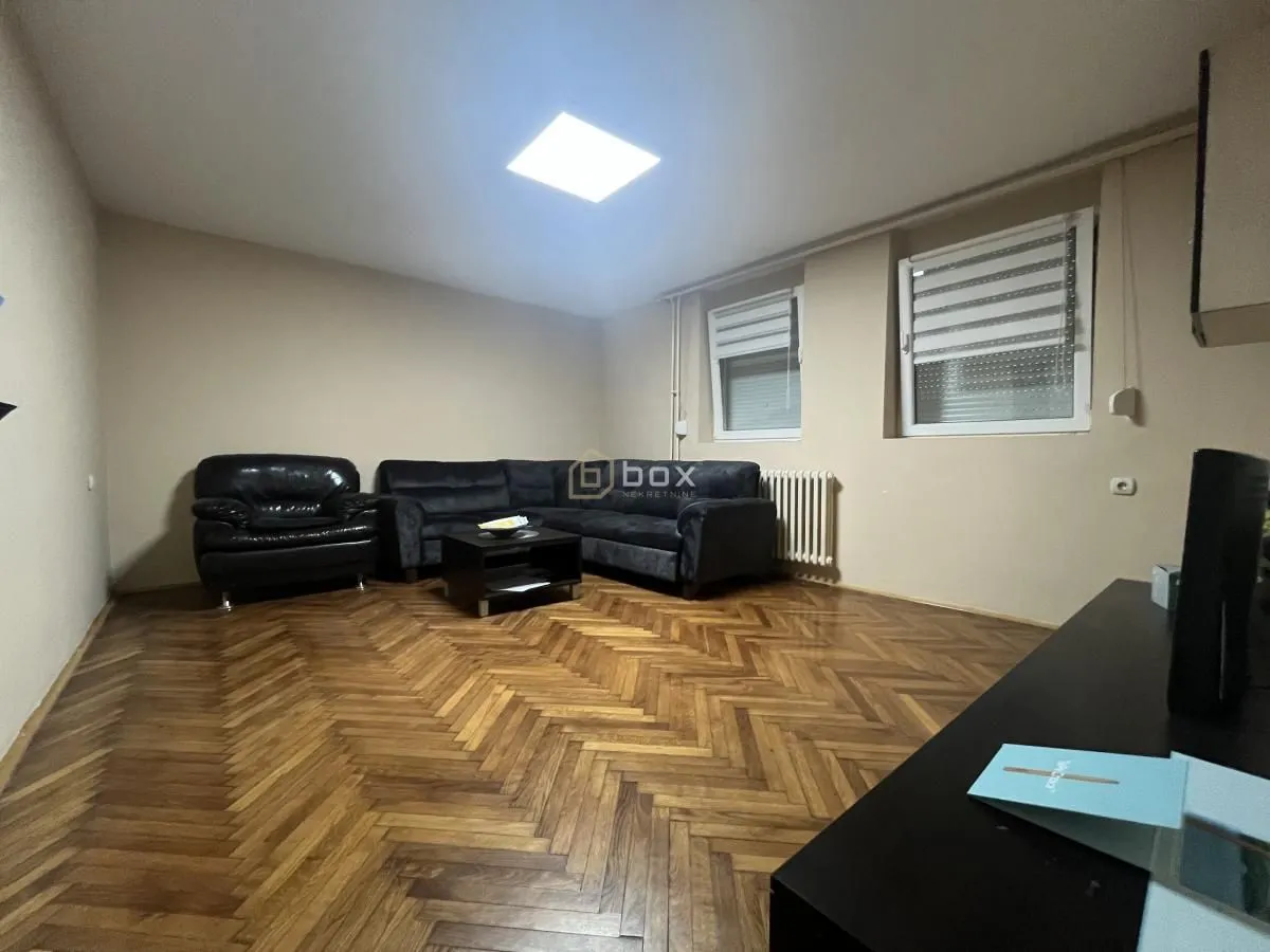 Izdavanje, poslovni prostor, 50m², Medijana, Niš