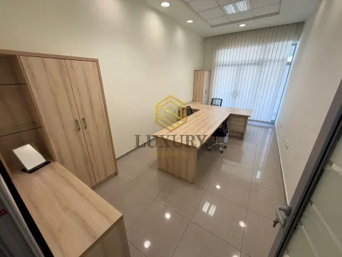 Rent, office space, 189m², Stari Aerodrom, Podgorica - image 6