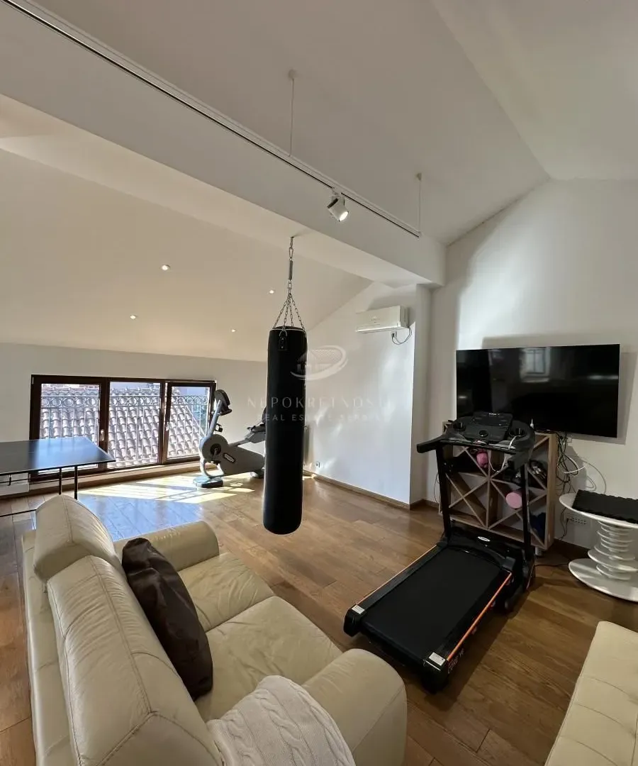 Sale, house, 300m², Lekino Brdo, Voždovac Sve Podlokacije