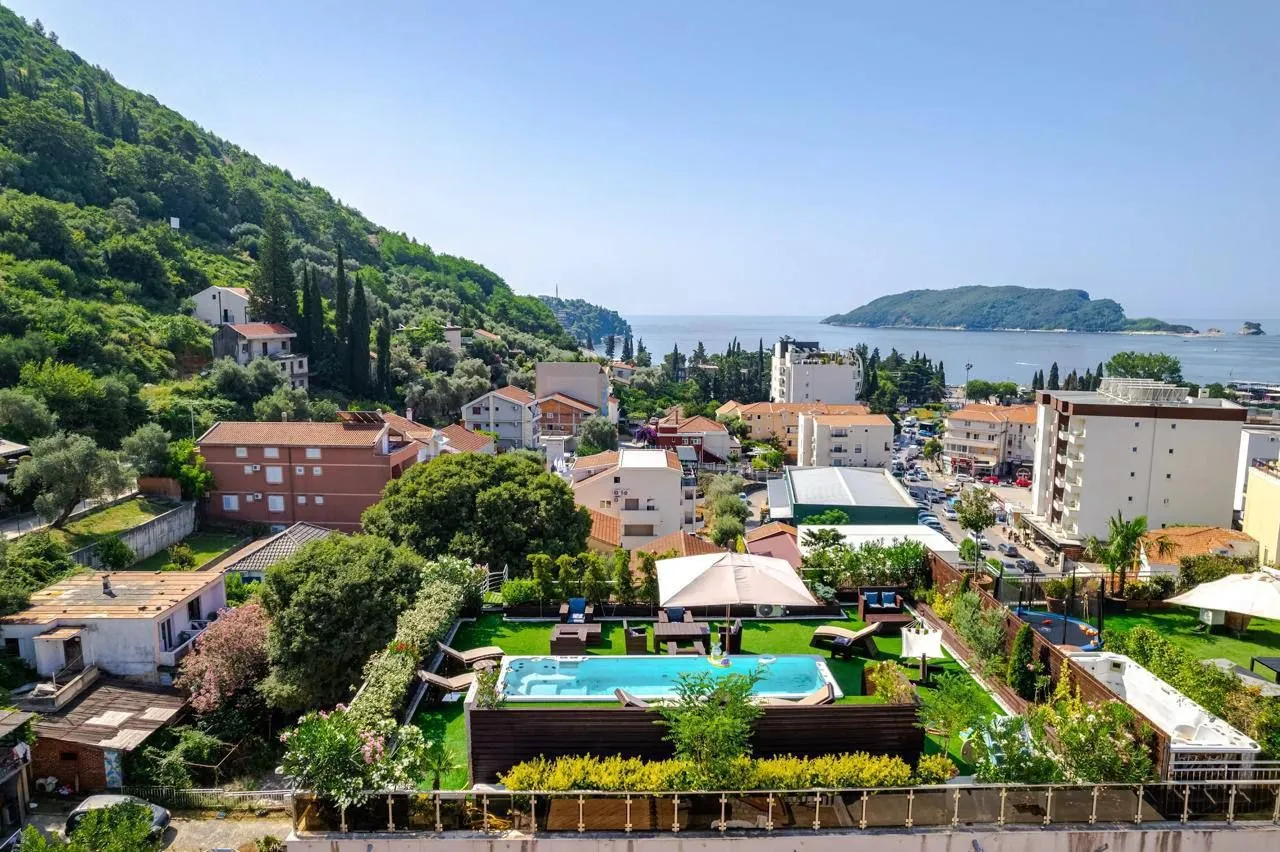Rent, house, 400m², Dukley Gardens, Budva