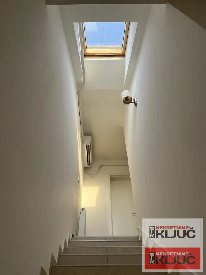 Prodaja, četvorosoban stan, 77m², Bulevar patrijarha Pavla, Novi Sad Sve Podlokacije