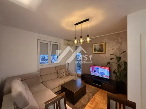 Stan in Bulevar Evrope