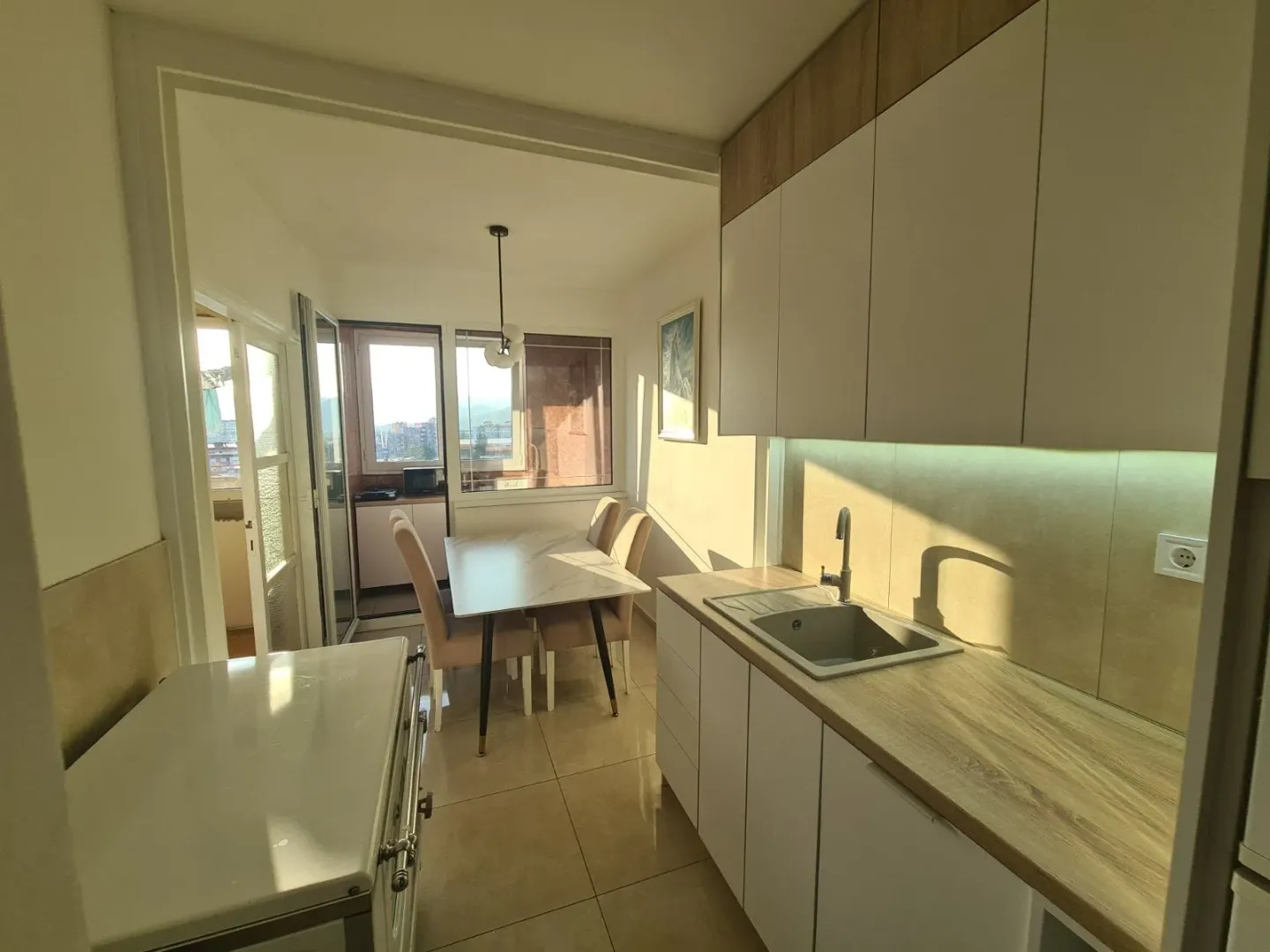 Izdavanje, dvosoban stan, 80m², Centar, Nikšić