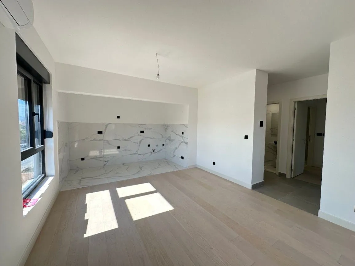 Prodaja, dvosoban stan, 63m², Krivi Most, Podgorica