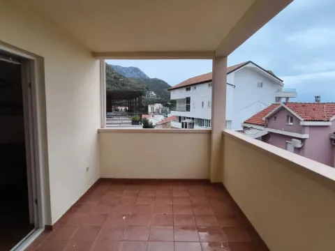 Rent, one bedroom apartment, 41m², Pržno, Budva - image 26