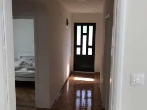 Izdavanje, dvosoban stan, 72m², Vezirov Most, Podgorica - image 4