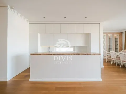 Sale, four bedroom apartment, 330m², Južni Bulevar, Vračar Sve Podlokacije - image 2