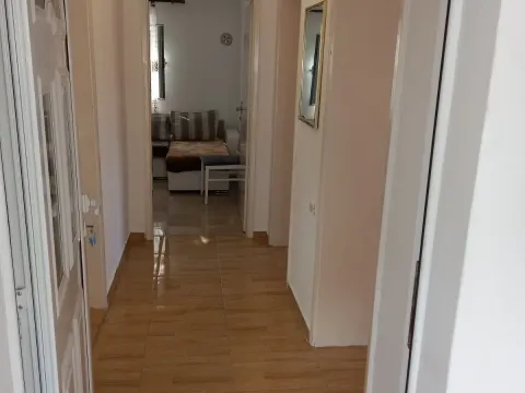 Rent, house, 60m², Škaljari, Kotor - image 10