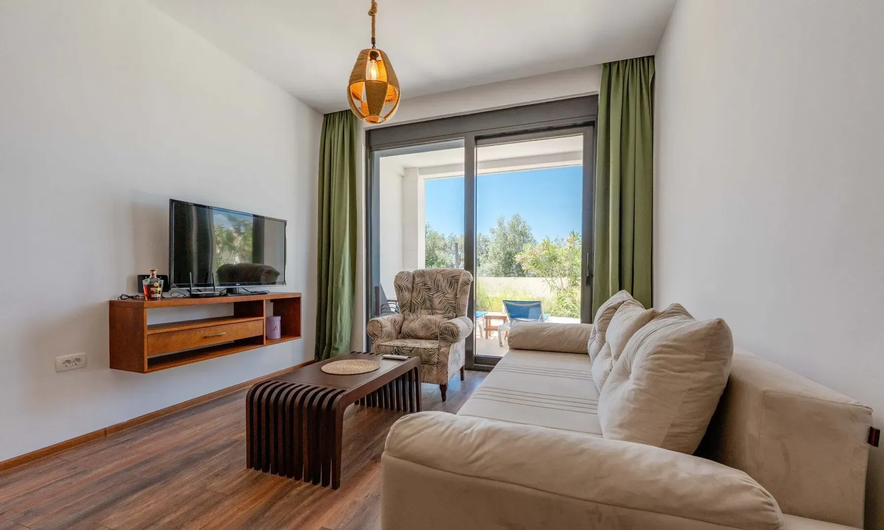 Sale, one bedroom apartment, 54m², Petrovac, Budva
