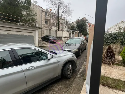 Prodaja, kuća, 400m², Gorica C, Podgorica - image 17