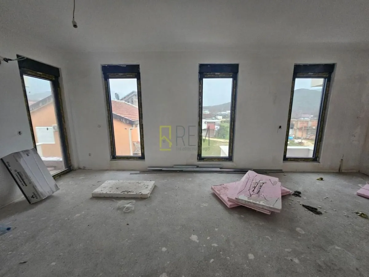 Prodaja, jednosoban stan, 51m², Radanovići, Kotor