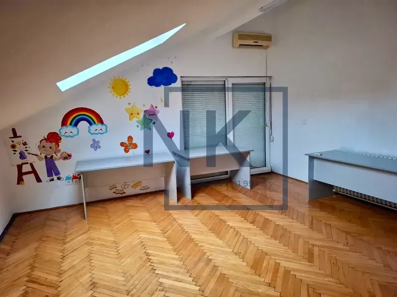 Rent, house, 300m², Stari Aerodrom, Podgorica