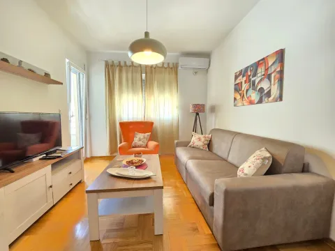 Rent, one bedroom apartment, 47m², Budva, Crna Gora - image 20