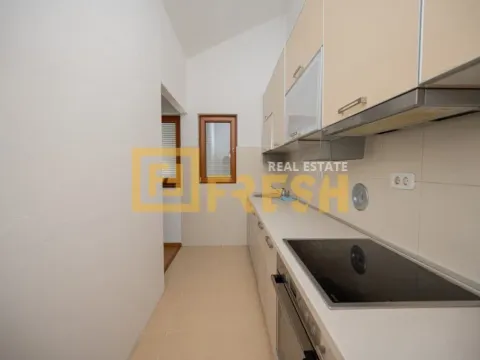 Izdavanje, trosoban stan, 100m², Tološi, Podgorica - image 7