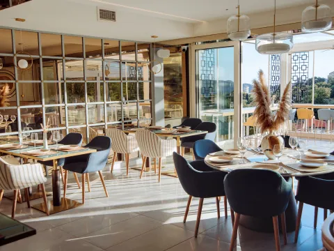 Daily-rent, three bedroom apartment, 67m², Bečići, Budva - image 19