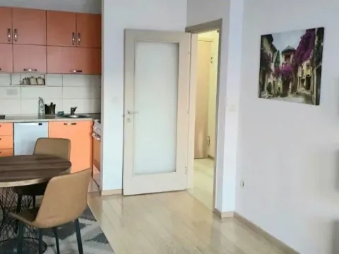 Izdavanje, jednosoban stan, 46m², City Kvart, Podgorica