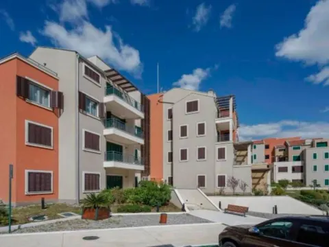 Prodaja, dvosoban stan, 84m², Morinj, Kotor - image 24