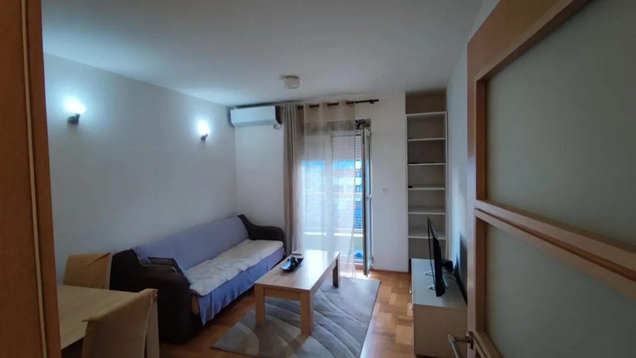 Rent, one bedroom apartment, 40m², Stari Aerodrom, Podgorica