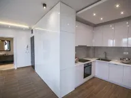 Izdavanje, trosoban stan, 92m², Kalenić Pijaca, Vračar Sve Podlokacije - image 3