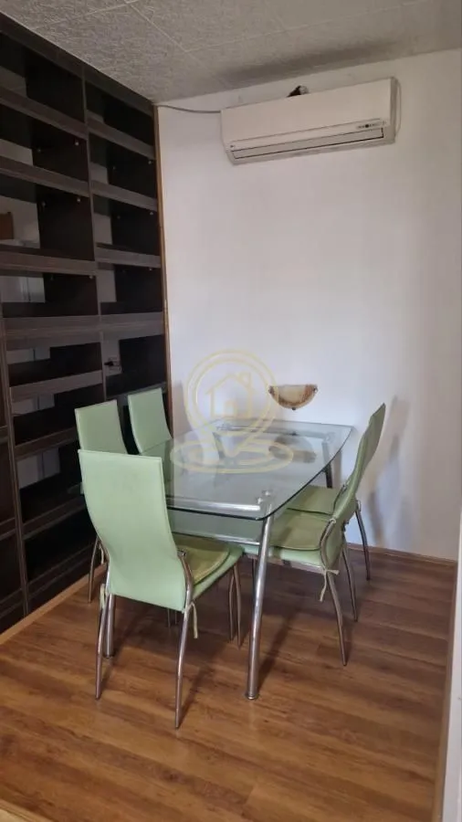Izdavanje, trosoban stan, 90m², Petrovaradin, Novi Sad