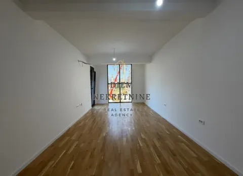 Rent, two bedroom apartment, 65m², Stari Aerodrom, Podgorica - image 11