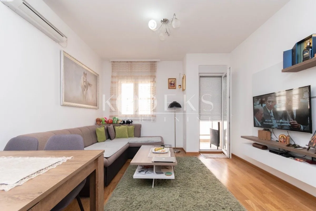 Izdavanje, jednosoban stan, 42m², City Kej, Podgorica