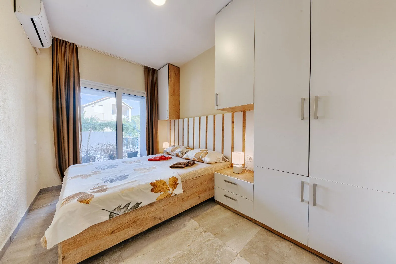 Sale, apartment, 850m², Bar, Crna Gora