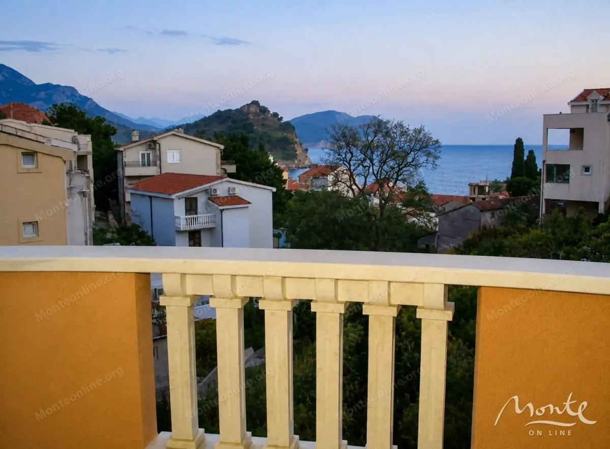 Sale, one bedroom apartment, 54m², Petrovac, Budva