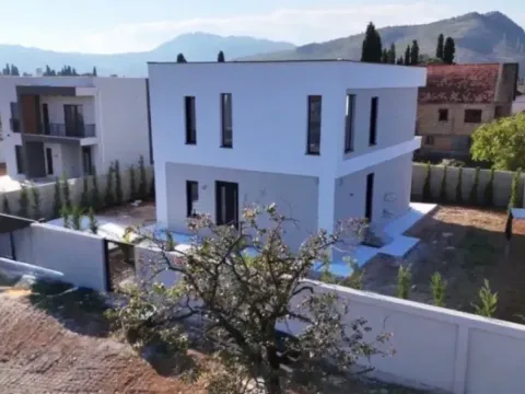 Izdavanje, kuća, 225m², Gornja Gorica, Podgorica - image 4