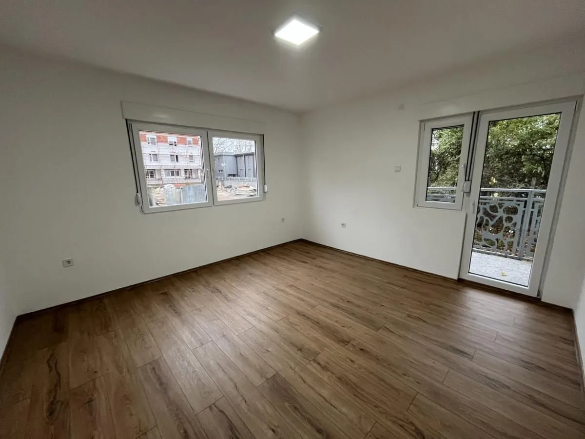 Prodaja, trosoban stan, 85m², Centar, Ćuprija
