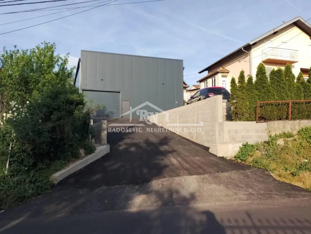 Rent, office space, 192m², Resnik, Beograd