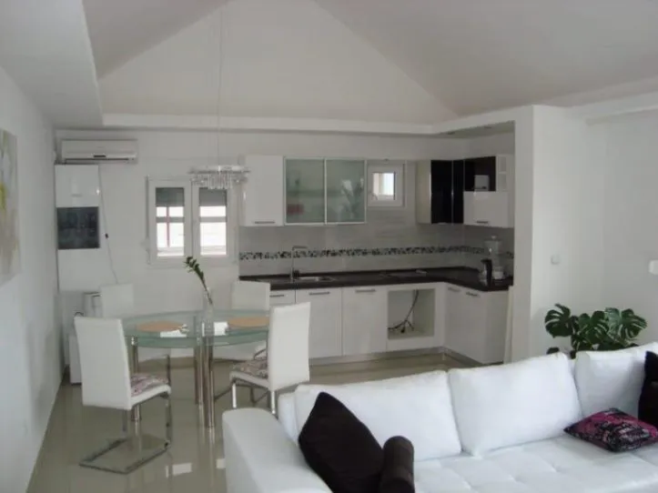Prodaja, kuća, 142m², Krašići, Tivat