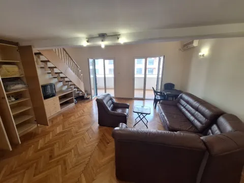 Rent, three bedroom apartment, 81m², Centar, Budva - image 2