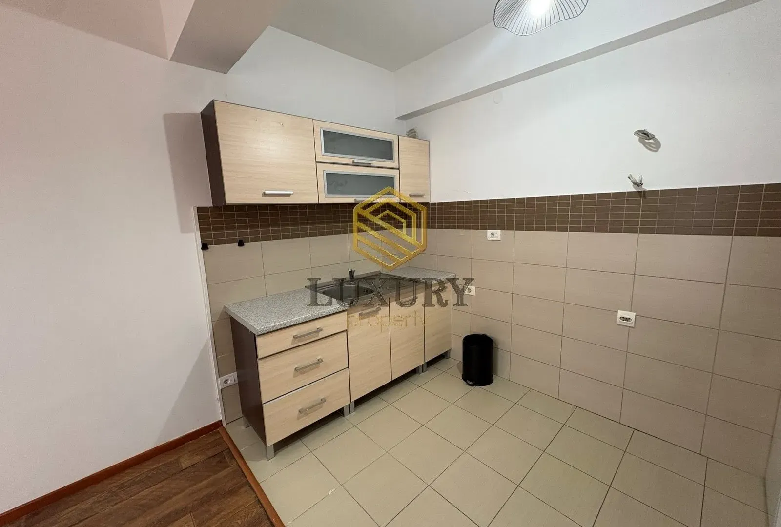 Izdavanje, poslovni prostor, 110m², City Kvart, Podgorica