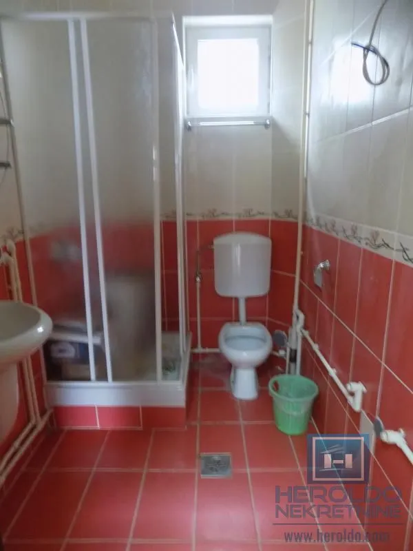 Sale, office space, 300m², Moravski park, Ćuprija
