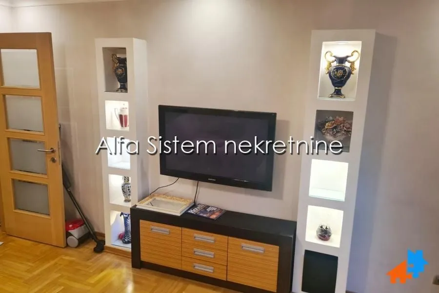 Rent, two bedroom apartment, 50m², Vračar Hram, Vračar Sve Podlokacije