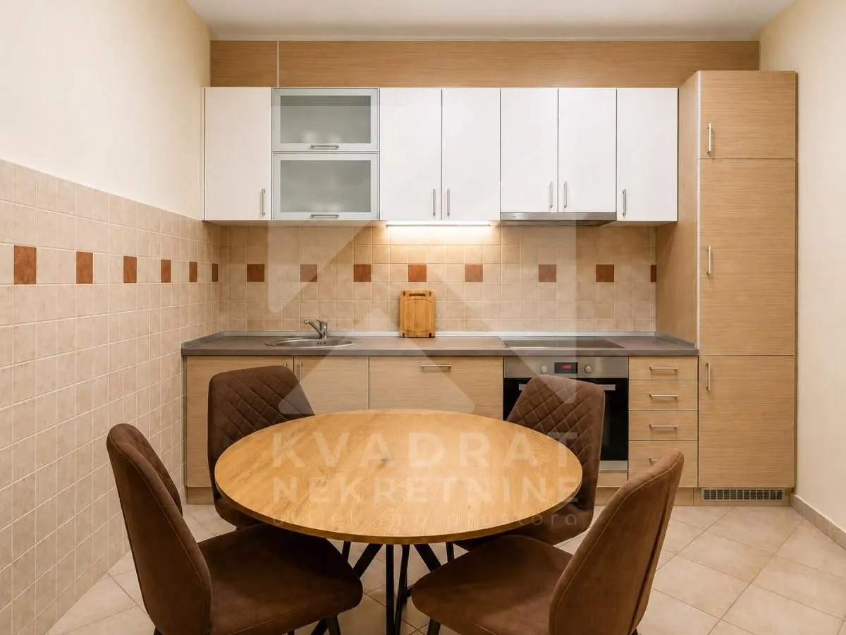 Rent, two bedroom apartment, 74m², 1 maj, Podgorica