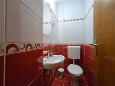 Izdavanje, trosoban stan, 115m², Zabjelo, Podgorica - image 11