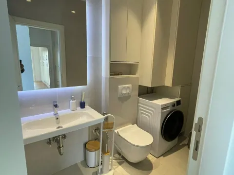 Izdavanje, trosoban stan, 159m², Gornja Lastva, Tivat - image 9