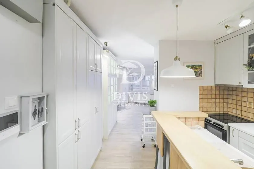 Izdavanje, dvosoban stan, 47m², Neimar, Vračar Sve Podlokacije