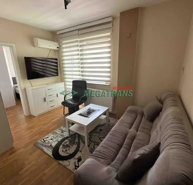 Izdavanje, jednosoban stan, 32m², Bulevar Evrope, Novi Sad Sve Podlokacije