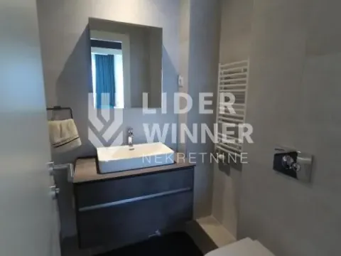 Izdavanje, trosoban stan, 82m², Savski Venac, Beograd - image 3