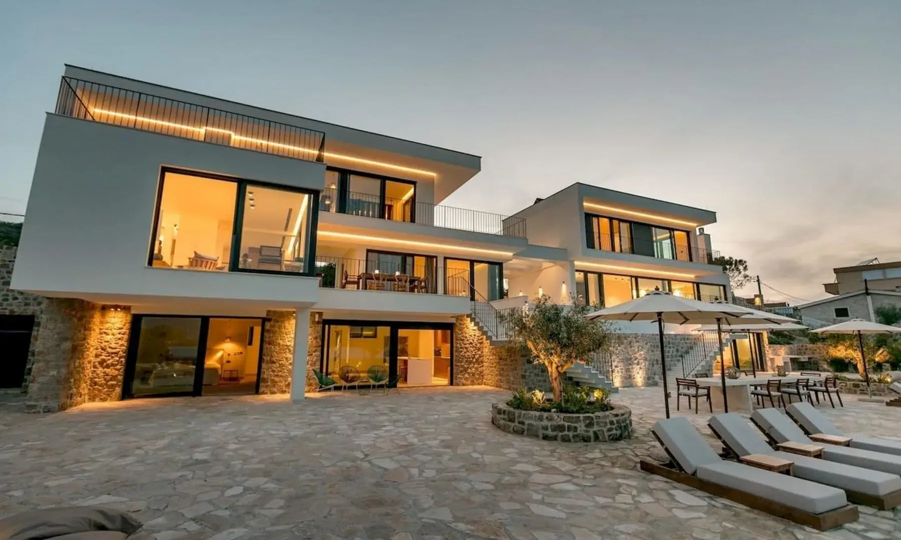 Prodaja, kuća, 676m², Tivat, Crna Gora
